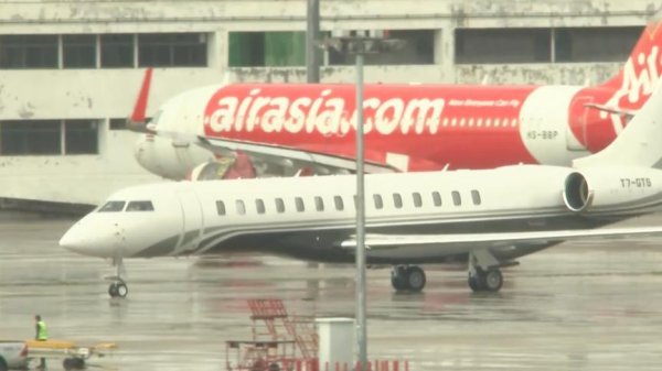 芒果配资 泰国前总理他信返回曼谷 将于9日听取法院裁决